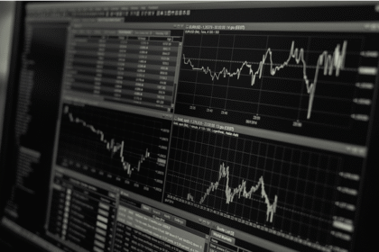 European Stock Markets Show Positive Momentum Amid Earnings and Data Anticipation