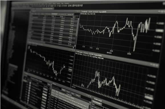 European Stock Markets Show Positive Momentum Amid Earnings and Data Anticipation